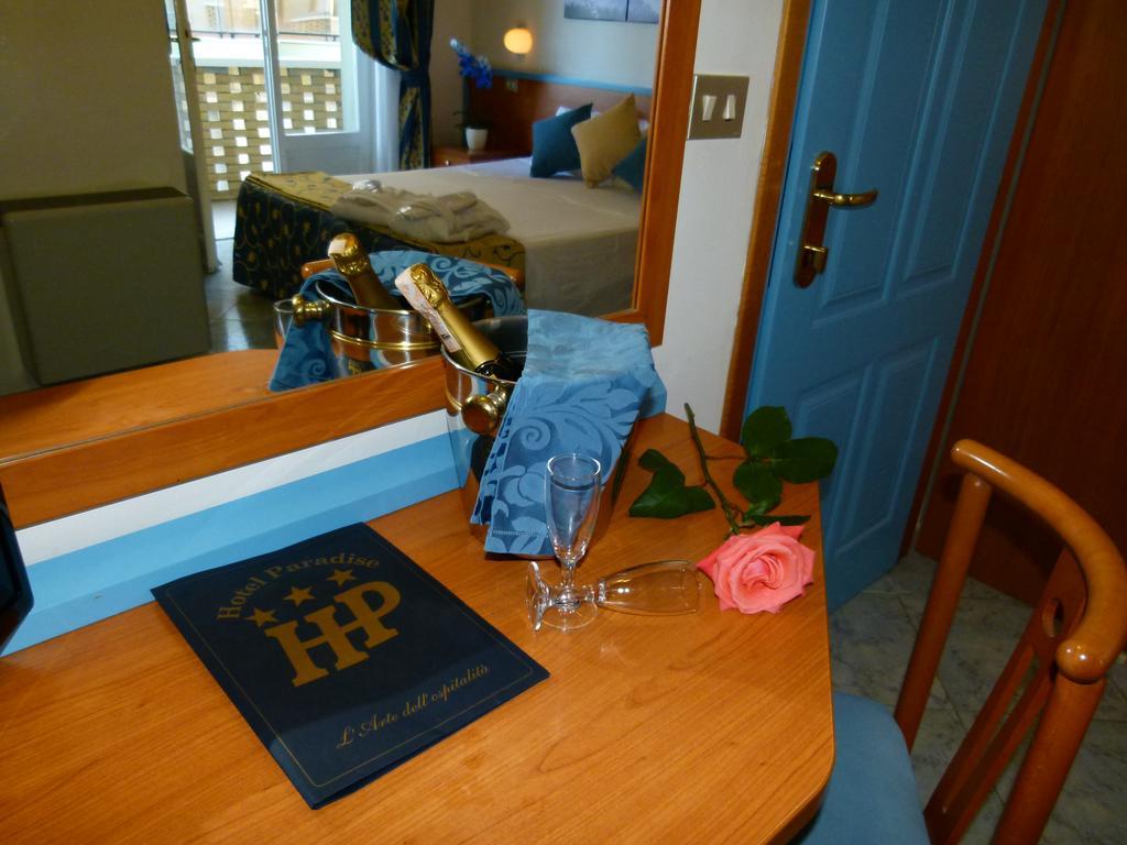 Hotel Paradise Fano Extérieur photo