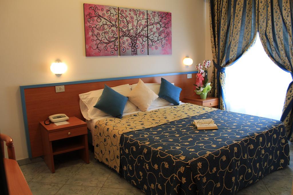 Hotel Paradise Fano Extérieur photo